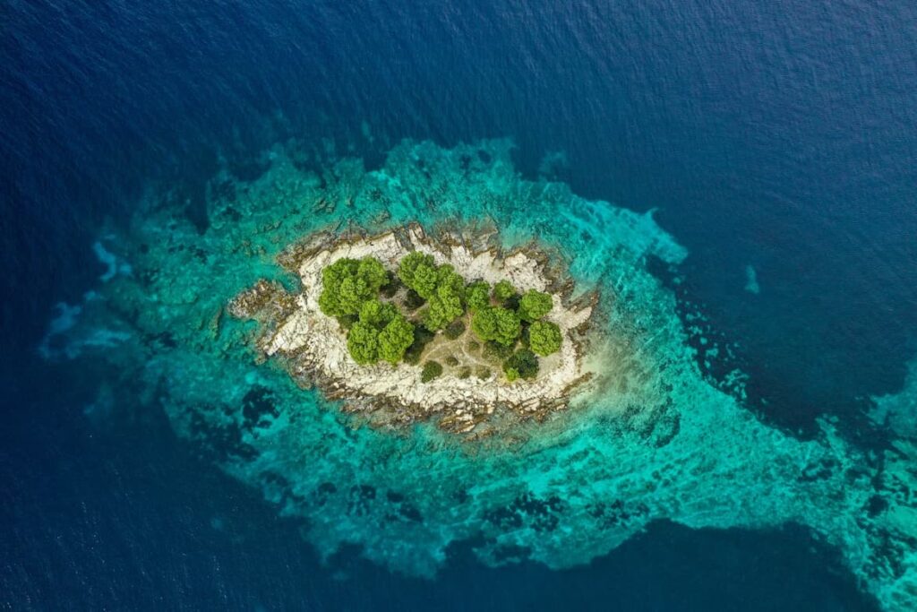 Digital Detox: What I Learned from a Week Unplugged on a Remote Island